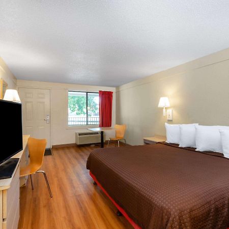 Travelodge by Wyndham Essington / Philadelphia Airport Eksteriør billede