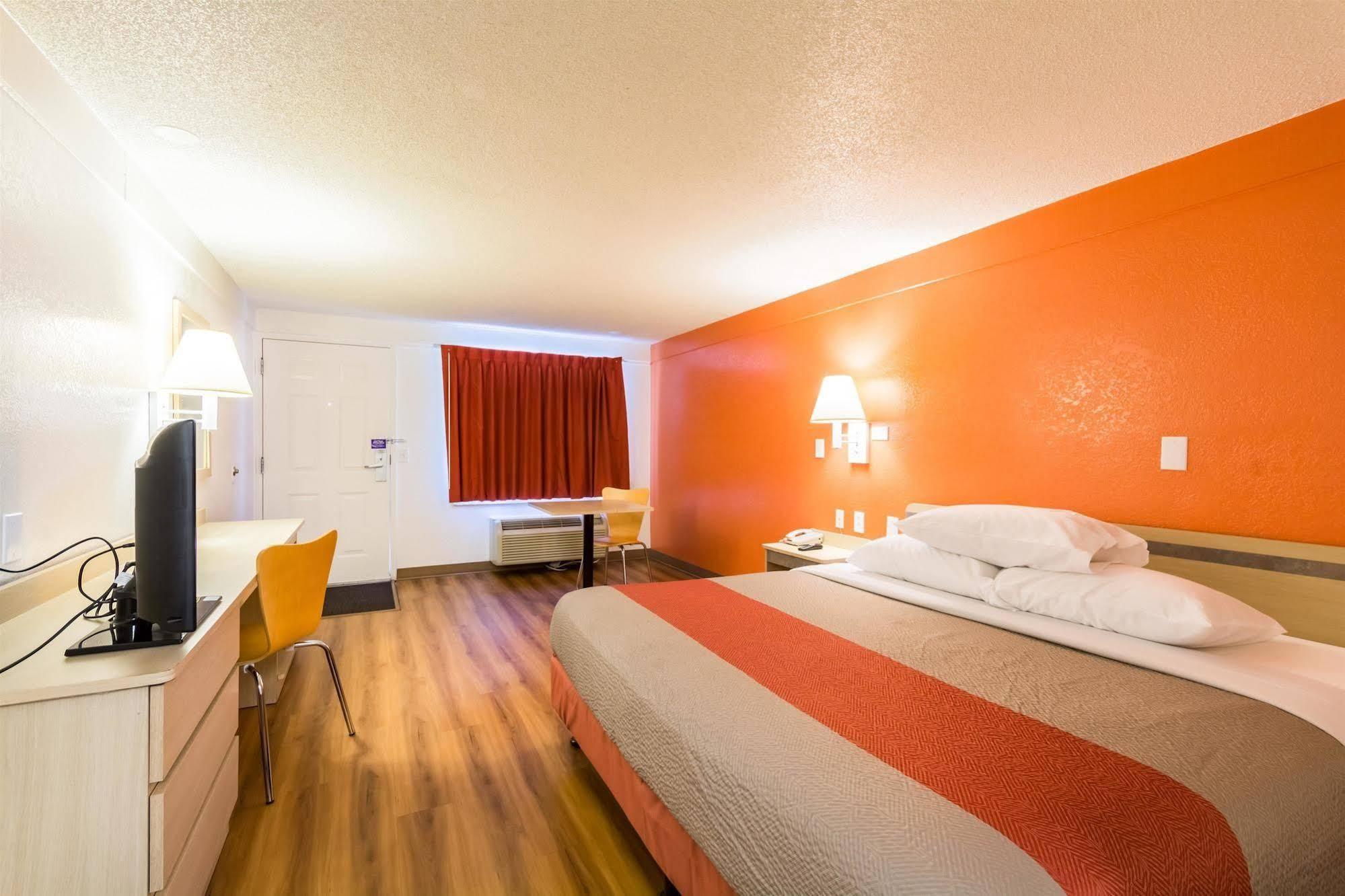 Travelodge by Wyndham Essington / Philadelphia Airport Eksteriør billede
