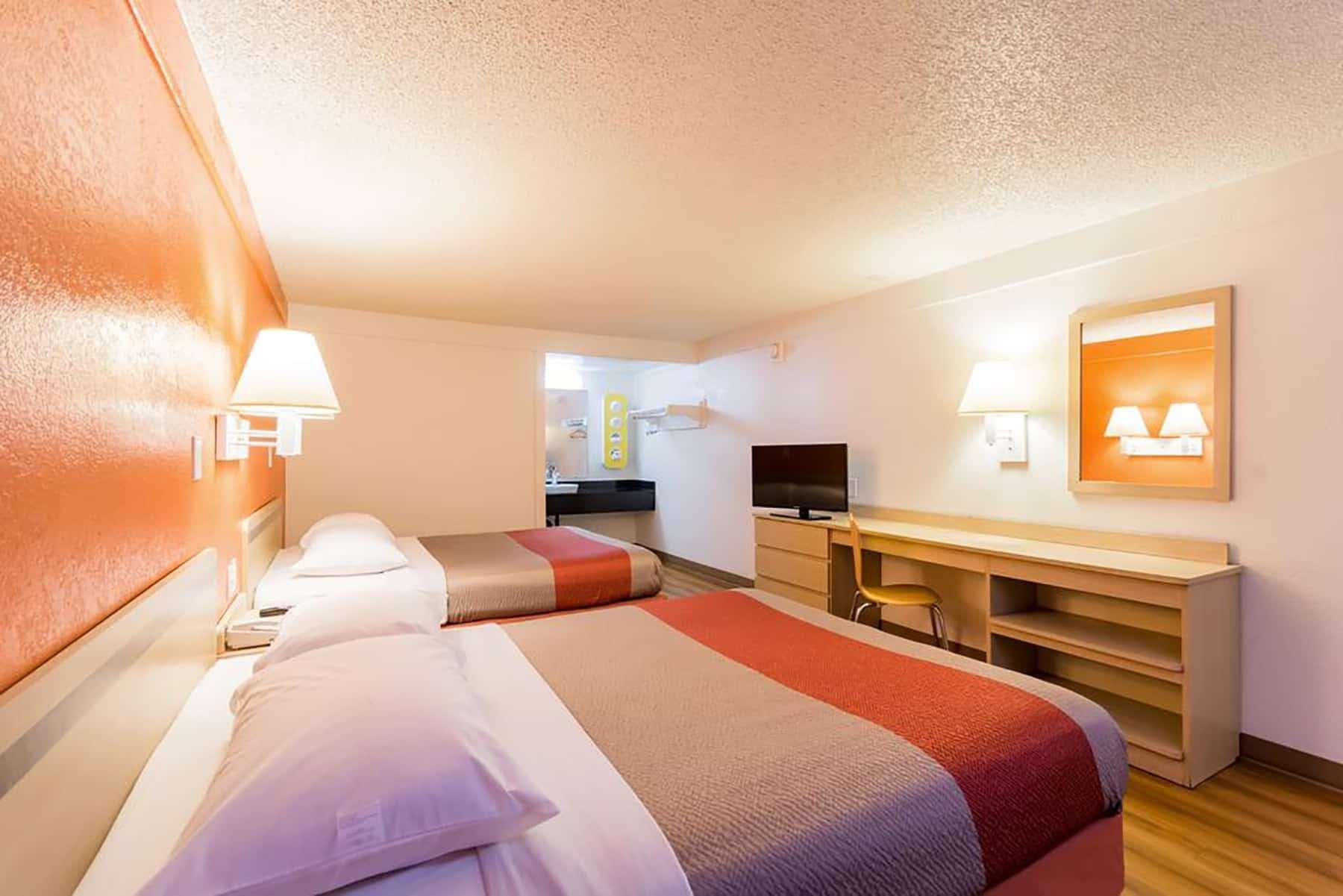 Travelodge by Wyndham Essington / Philadelphia Airport Eksteriør billede