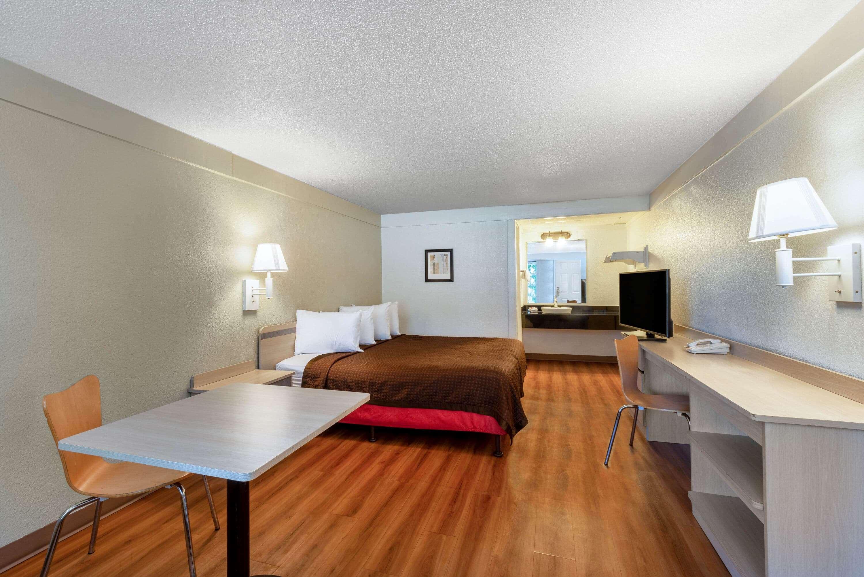 Travelodge by Wyndham Essington / Philadelphia Airport Eksteriør billede