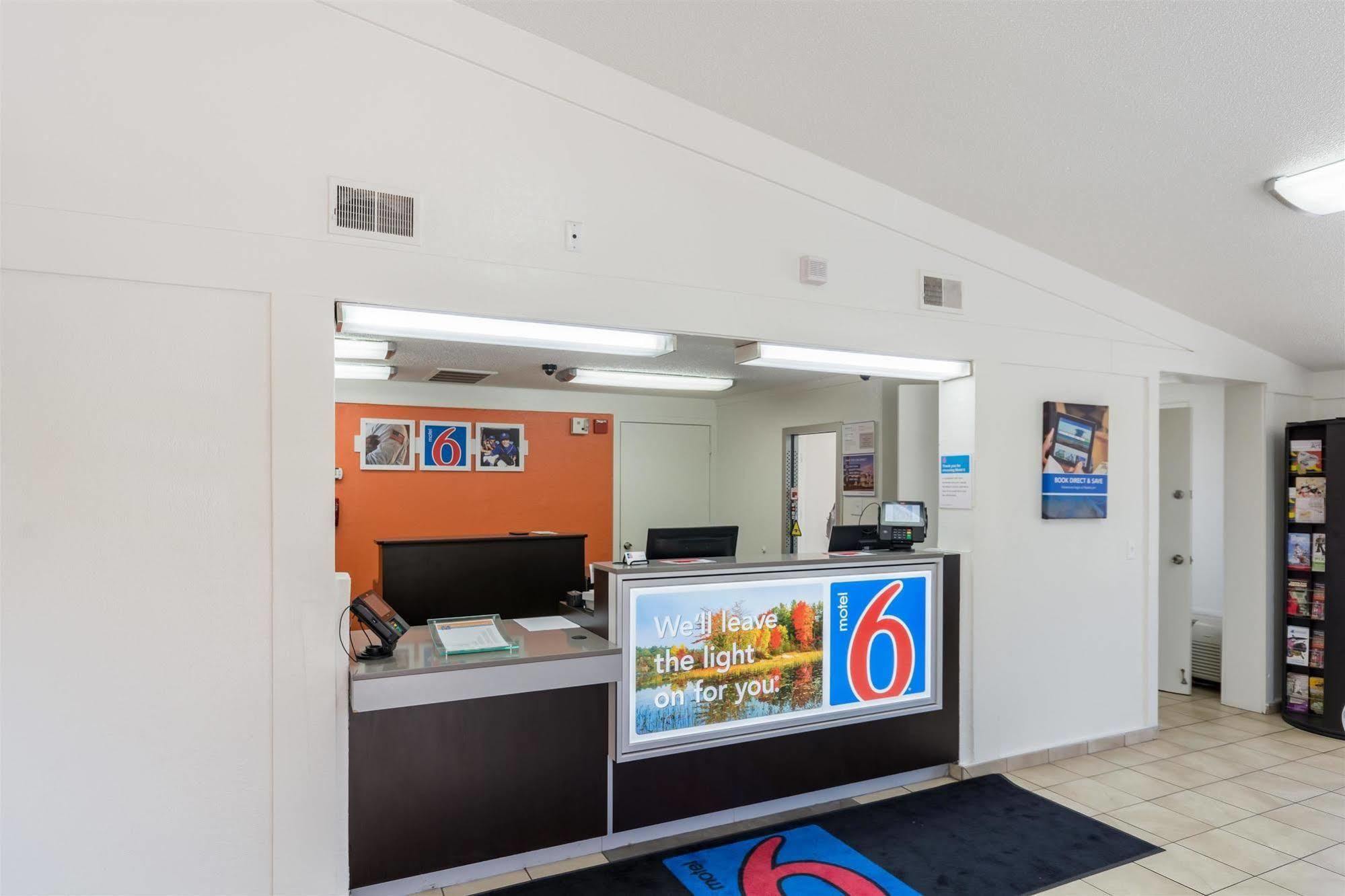 Travelodge by Wyndham Essington / Philadelphia Airport Eksteriør billede