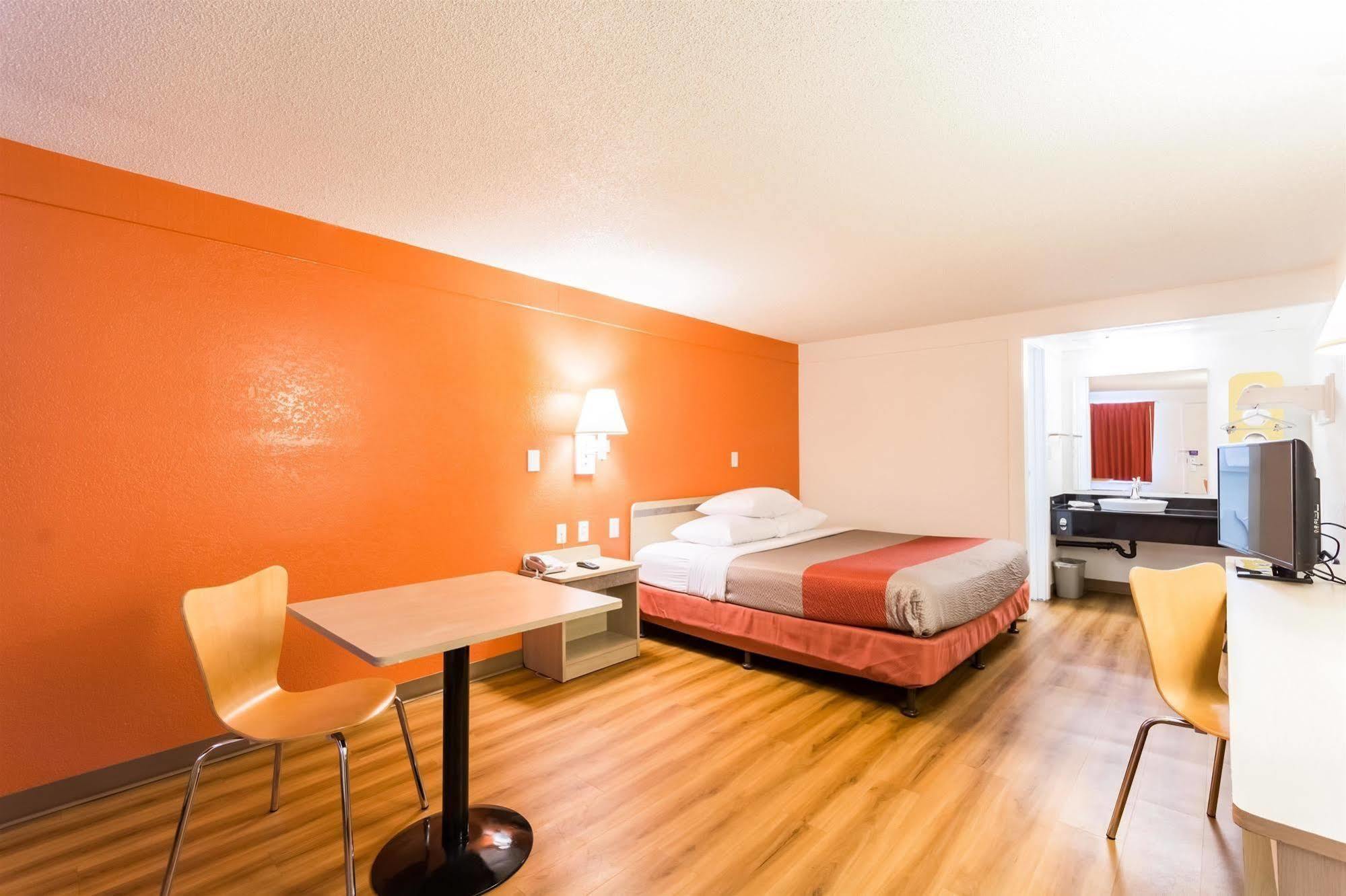 Travelodge by Wyndham Essington / Philadelphia Airport Eksteriør billede